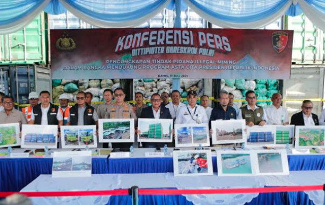 Dittipidter Mabes Polri Brigjen Nunung Syaifuddin dalam konfrensi pers pengungkapan kasus/Foto: Humas Polri